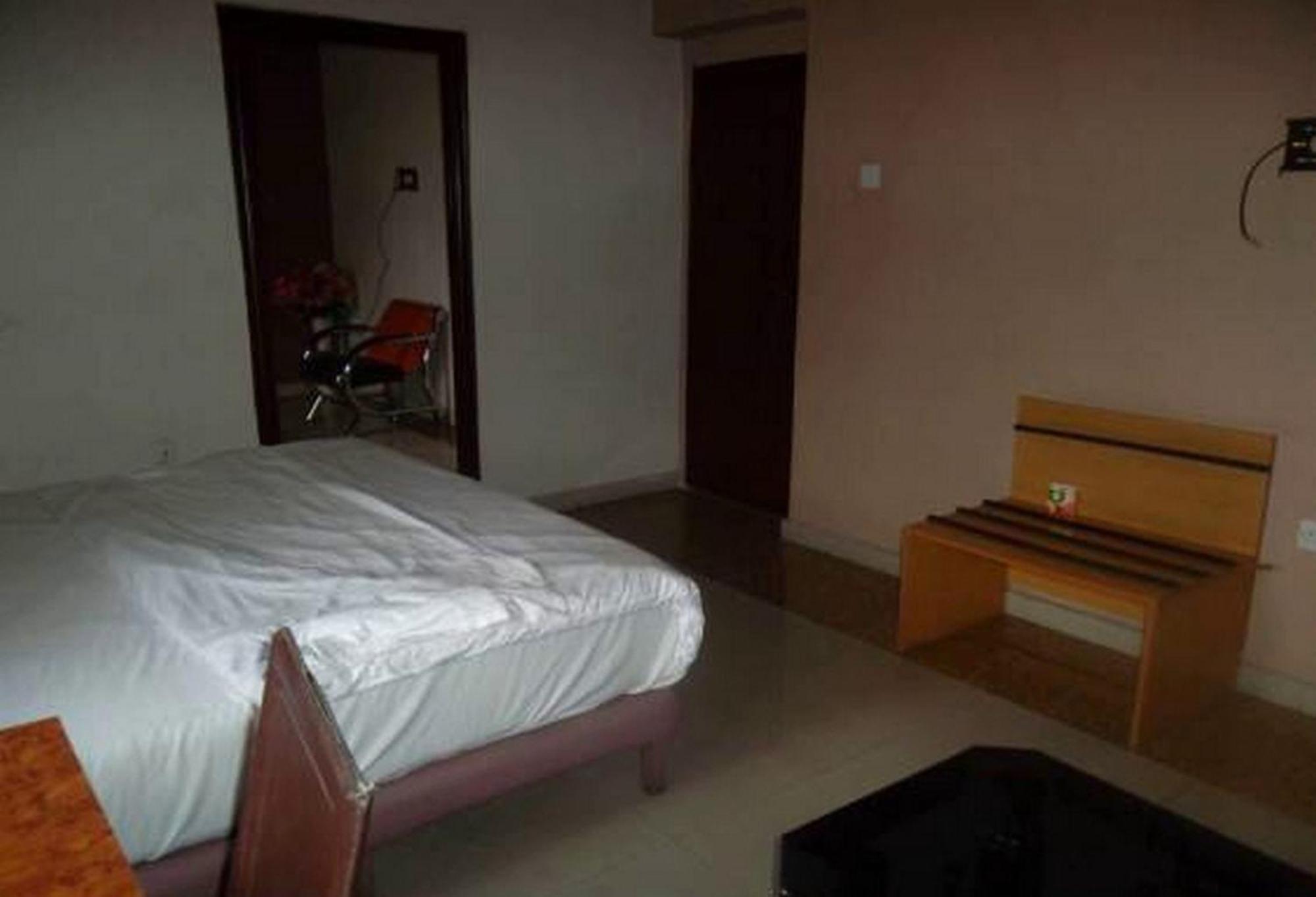 Room In Lodge - Clen-Phil Hotels And Suite بورت هاركورت المظهر الخارجي الصورة