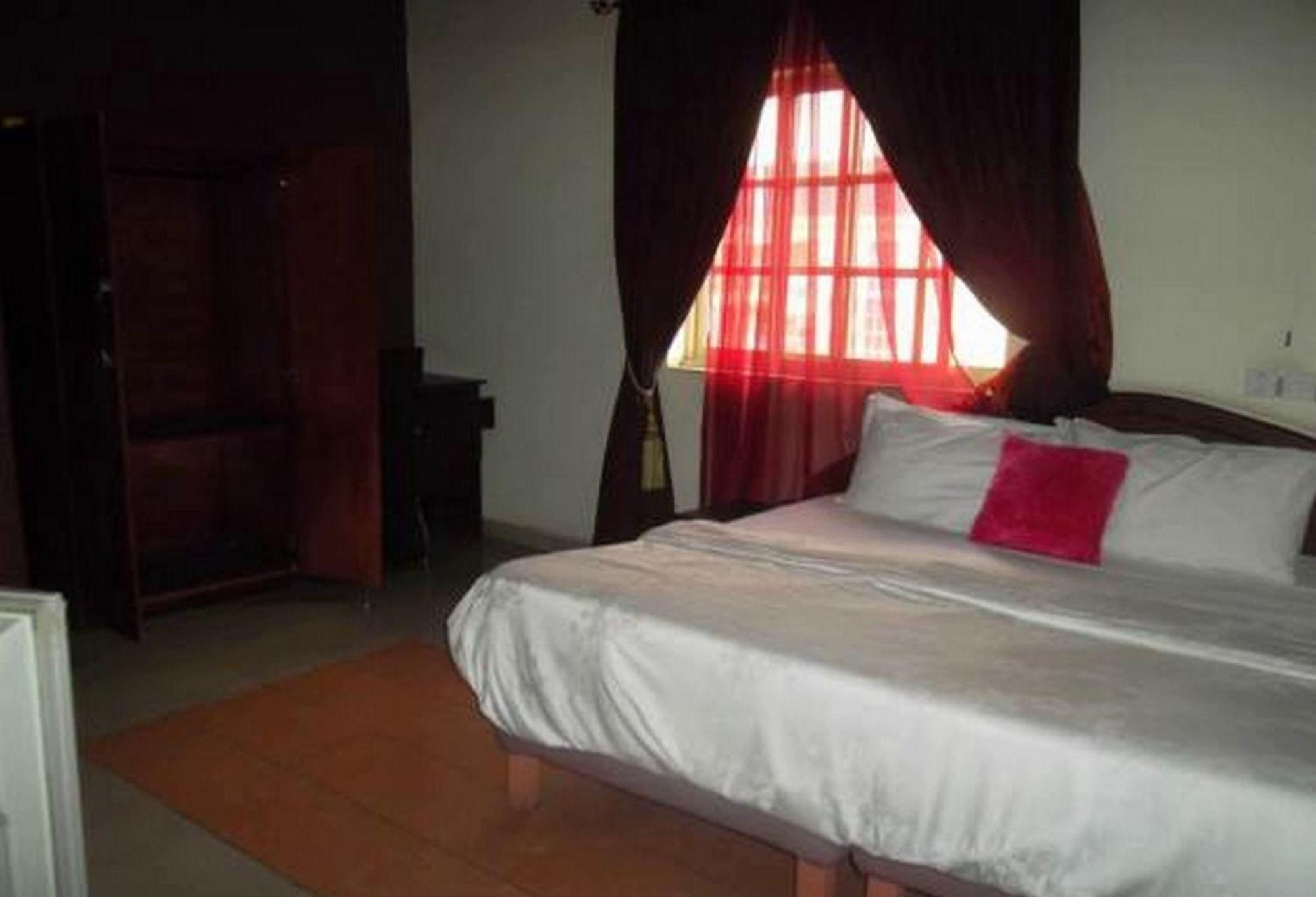 Room In Lodge - Clen-Phil Hotels And Suite بورت هاركورت المظهر الخارجي الصورة