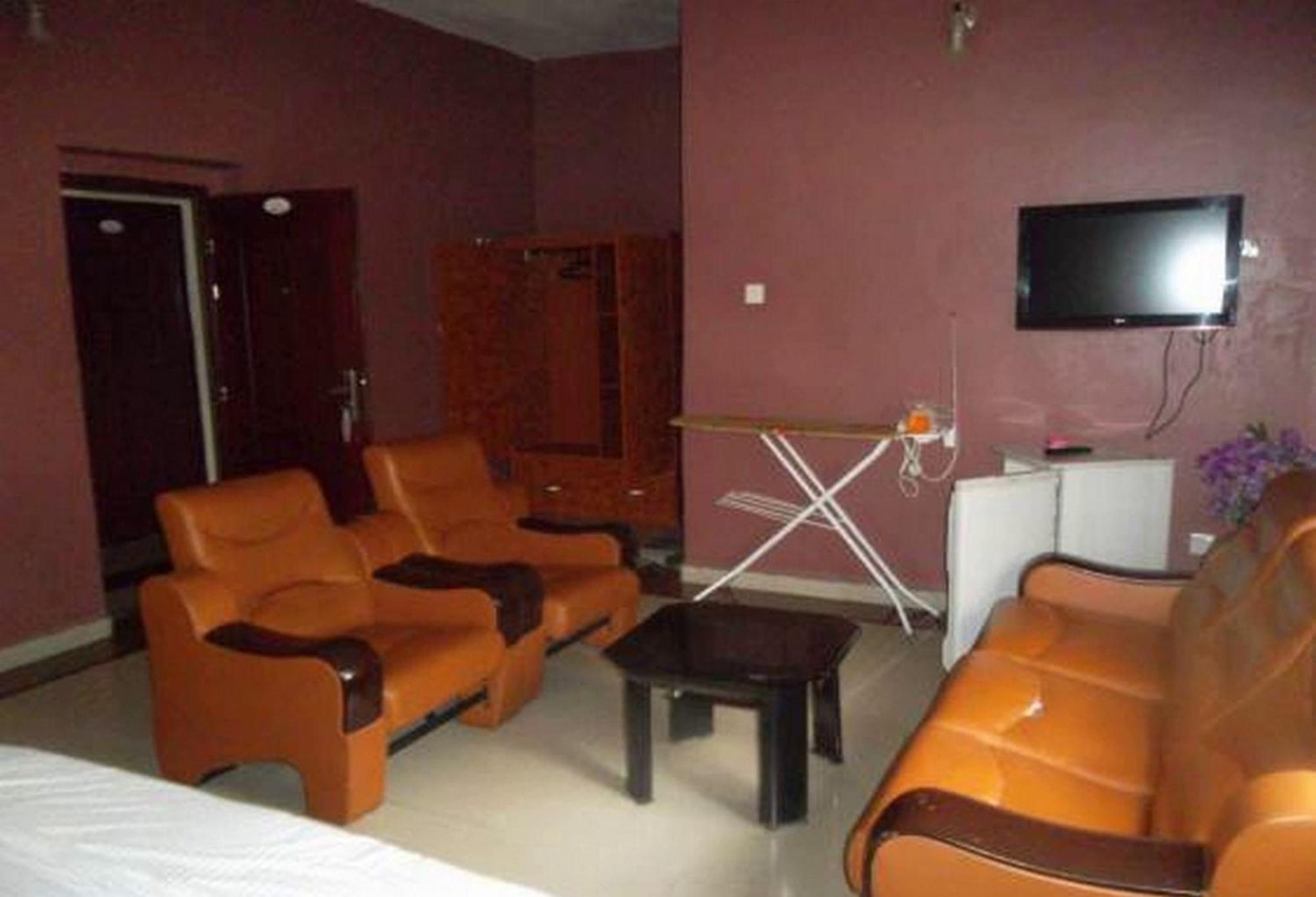 Room In Lodge - Clen-Phil Hotels And Suite بورت هاركورت المظهر الخارجي الصورة
